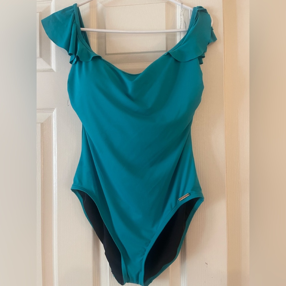 NWT Bathing suit